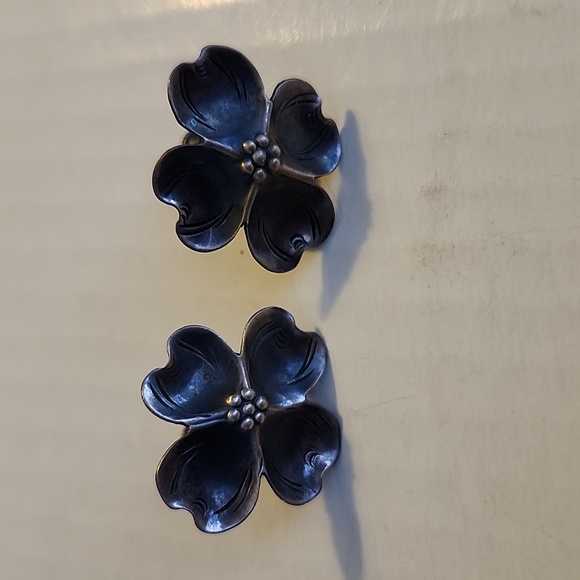 Sterling Silver Stuart Nye Brooch & Matching Earrings - Picture 2 of 11